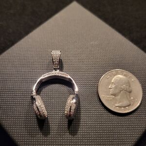 925 Sterling Silver headphones pendant